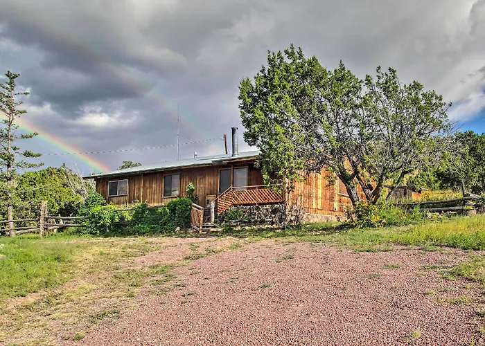 Peaceful Ranch Cabin, 3 Mi To Becker Lake!